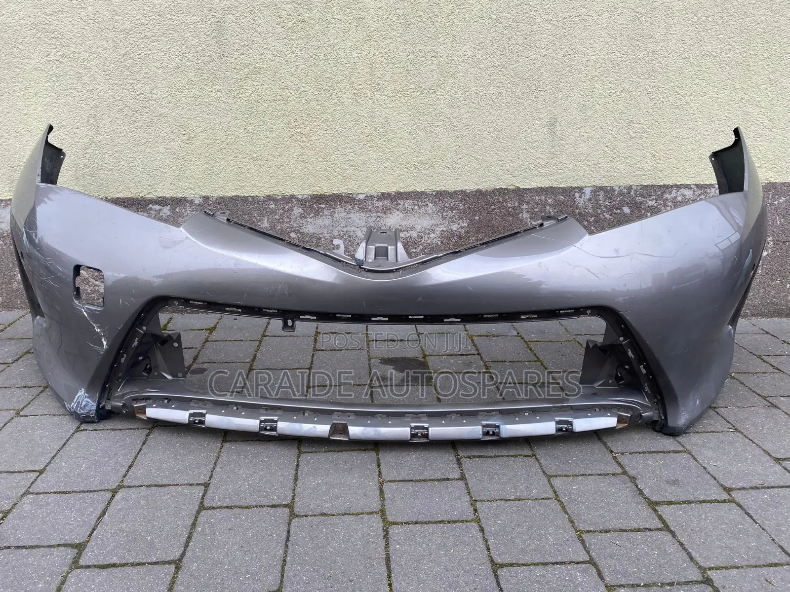 Auris 2016 Front Bumper Shell