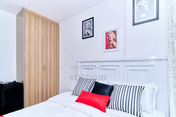 Studio Ngara | Modern Airbnb - thumbnail 3