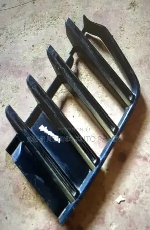 Lower Grill Prado 150