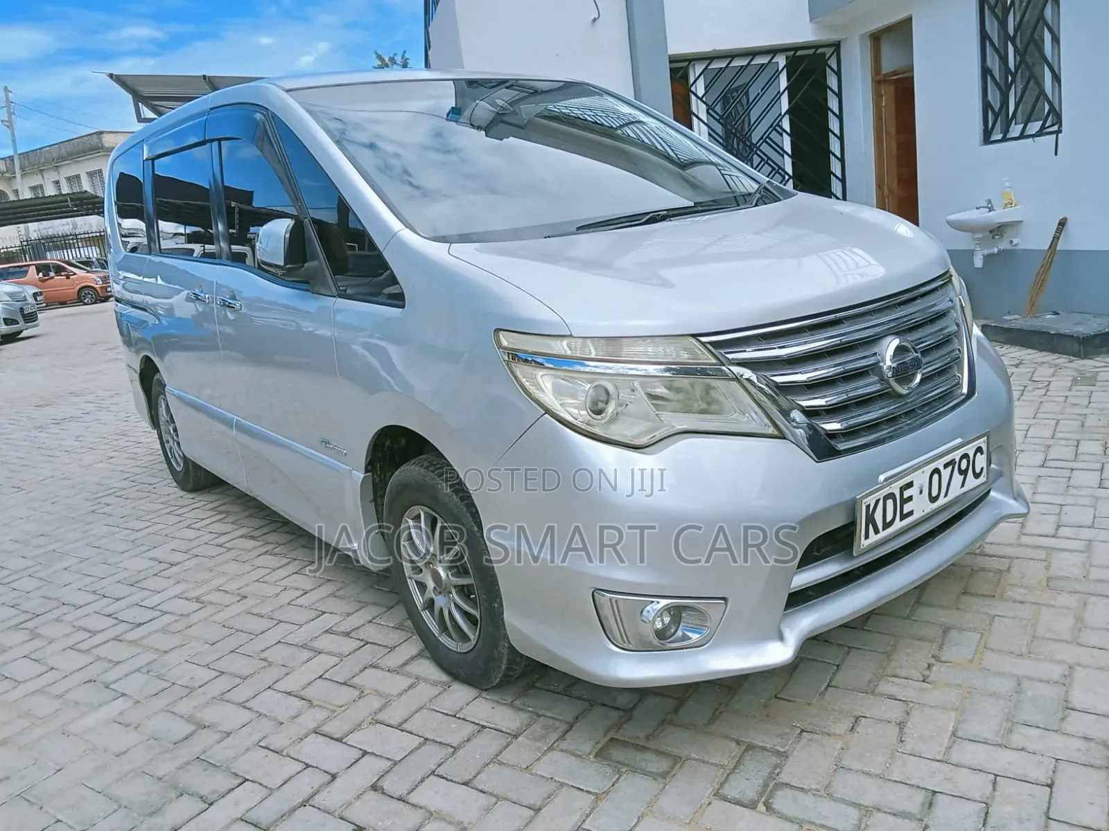 Nissan Serena 2014 Silver