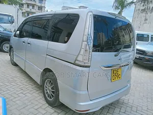 Nissan Serena 2014 Silver