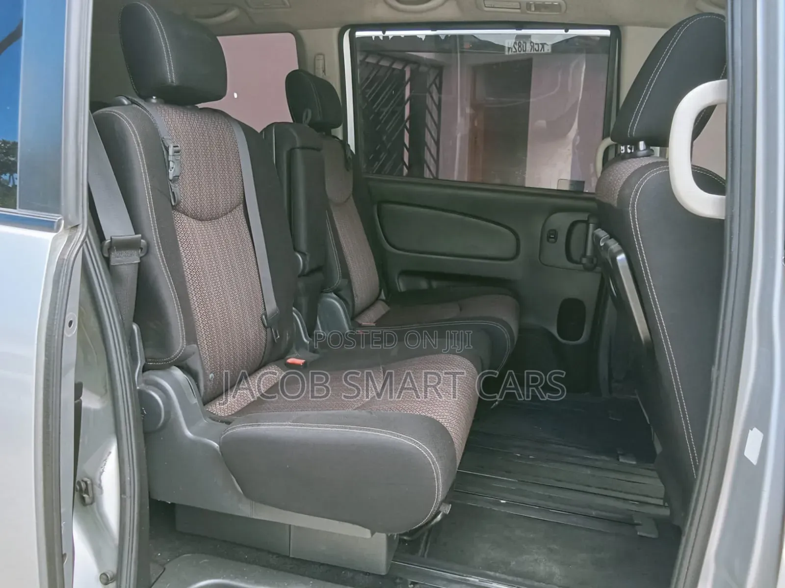 Nissan Serena 2014 Silver