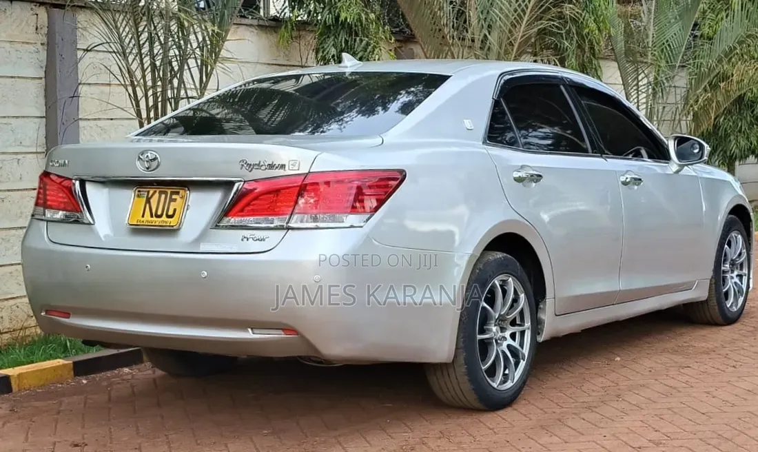 Toyota Crown 2014 Silver