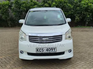 Toyota Noah 2011 White