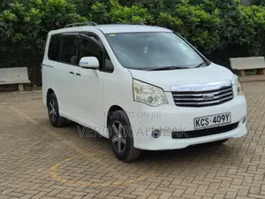 Toyota Noah 2011 White