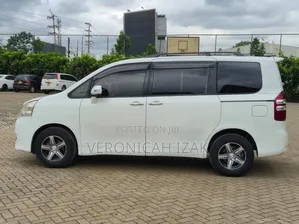 Toyota Noah 2011 White