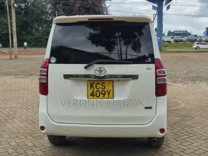 Toyota Noah 2011 White