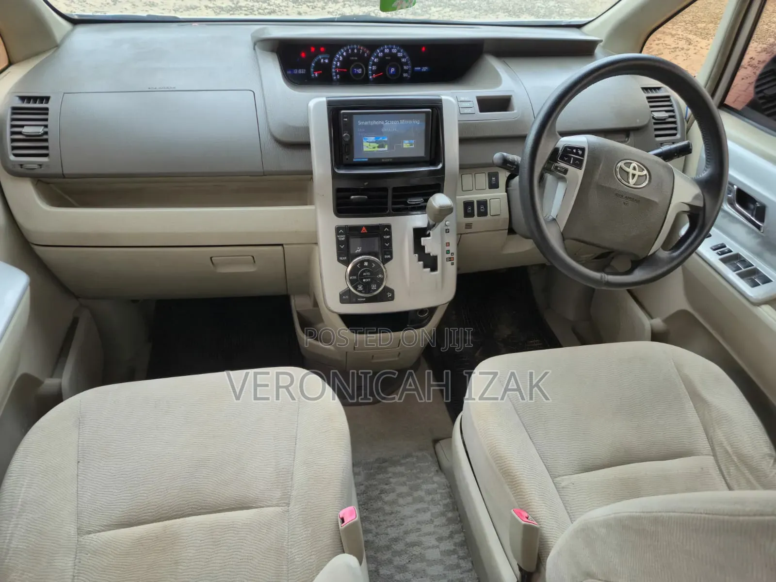 Toyota Noah 2011 White