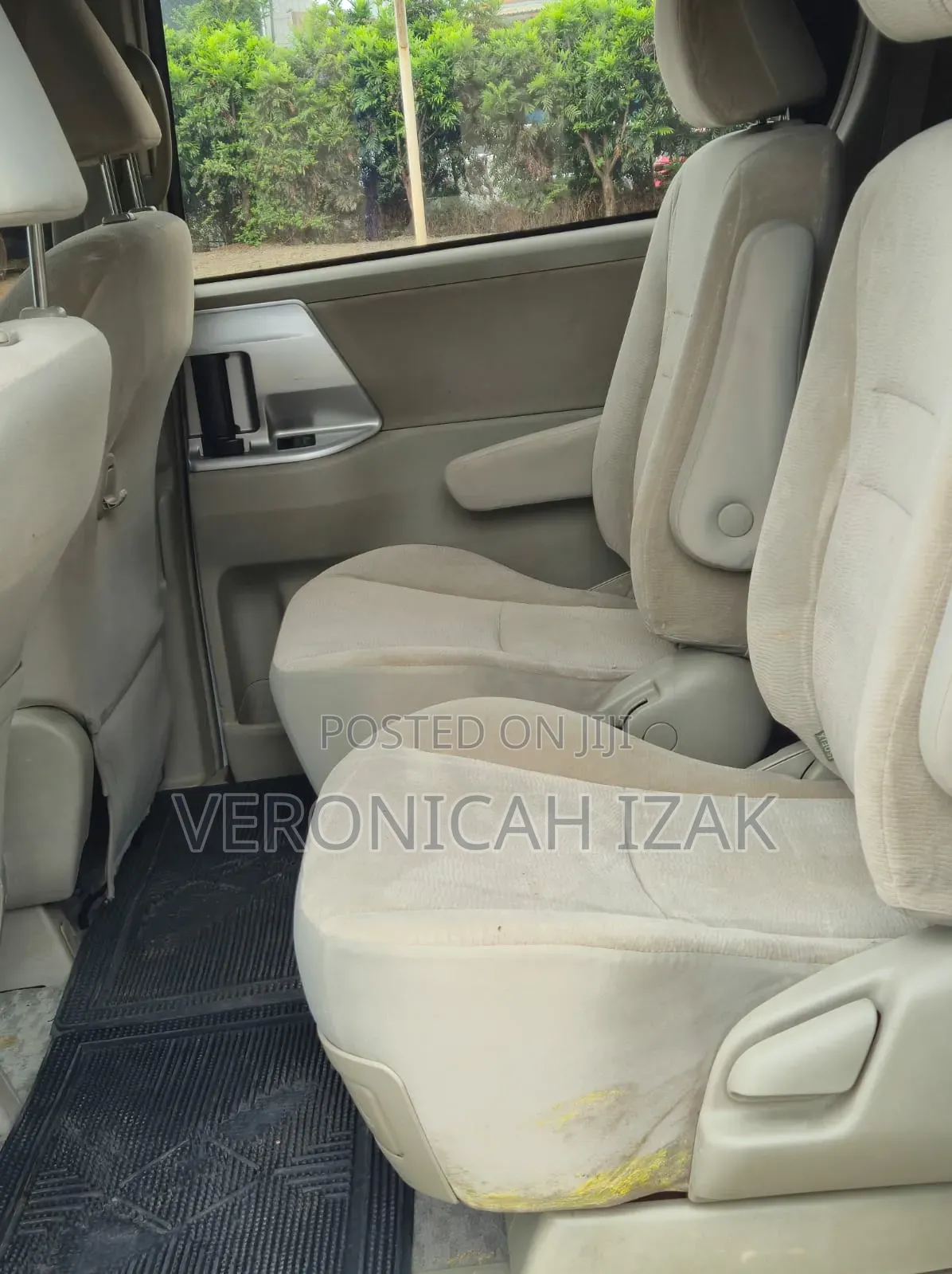 Toyota Noah 2011 White