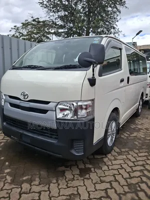 Toyota HiAce 2019 White