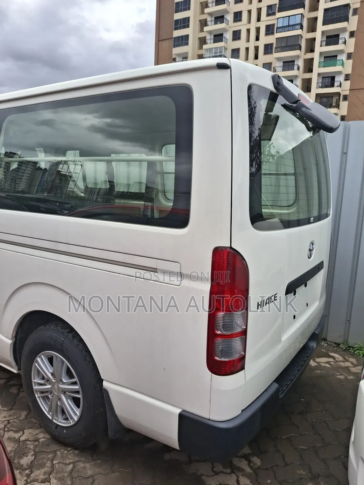 Toyota HiAce 2019 White