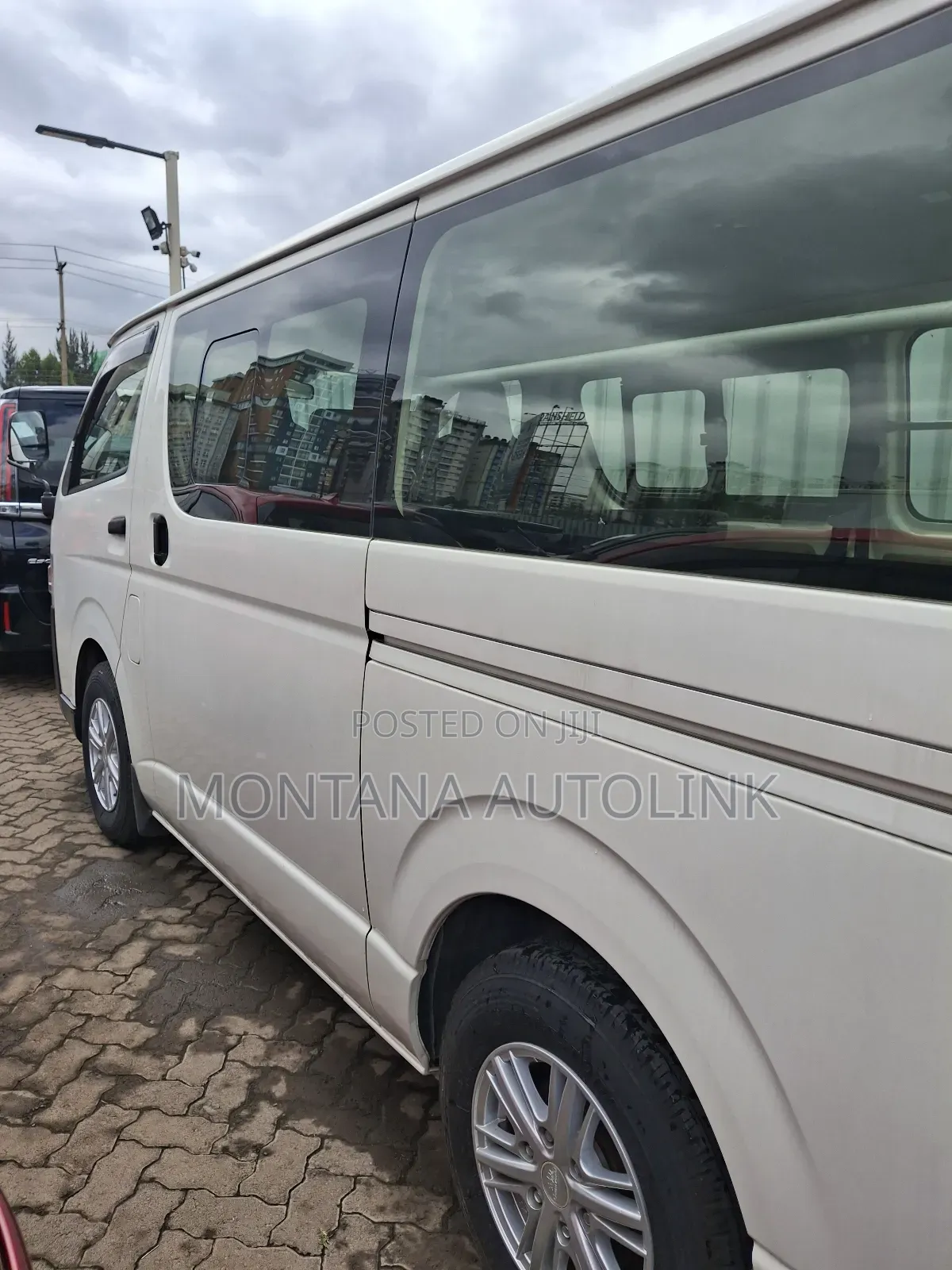 Toyota HiAce 2019 White