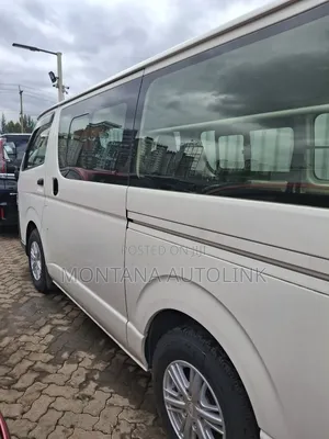 Toyota HiAce 2019 White