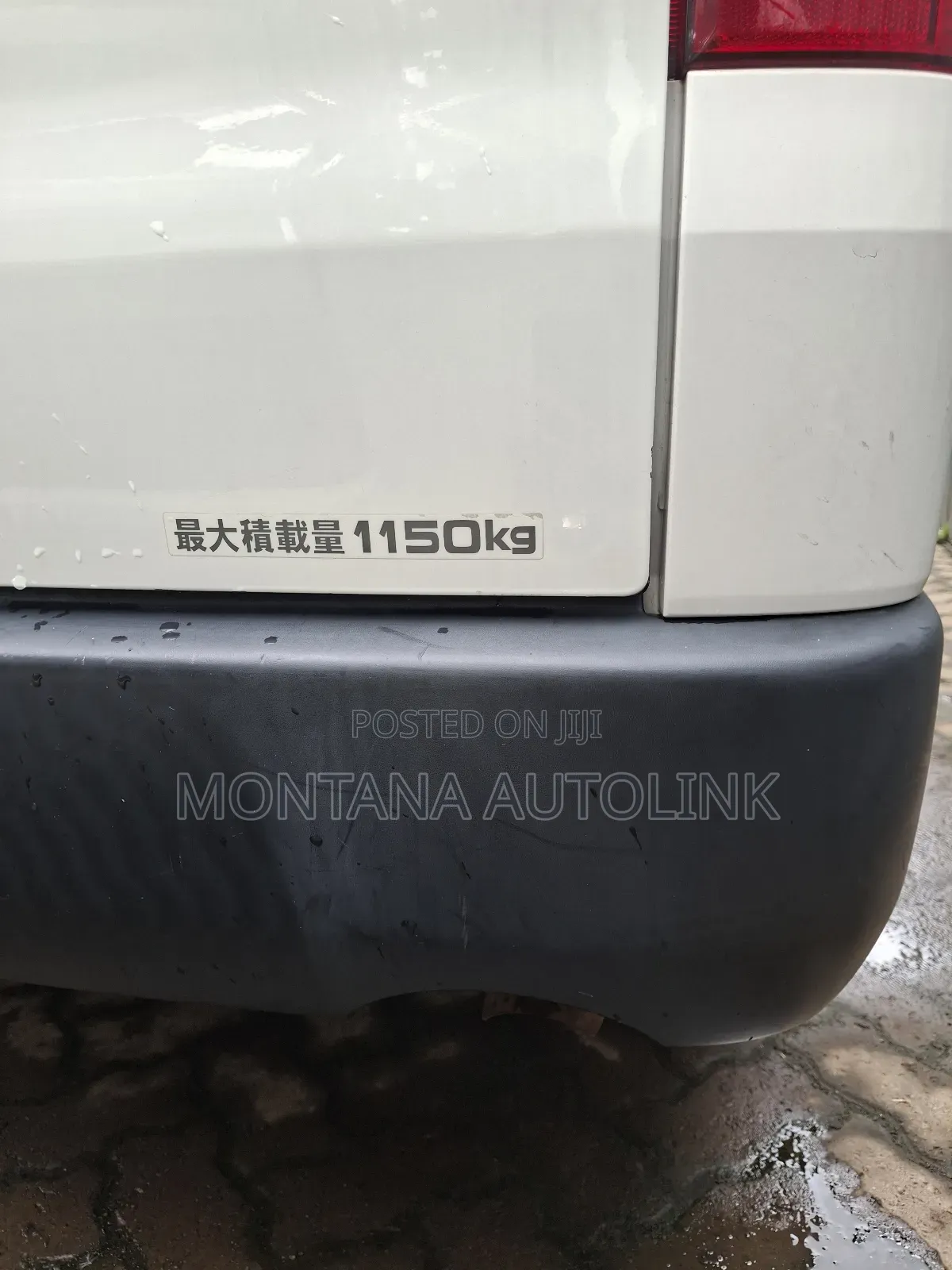 Toyota HiAce 2019 White