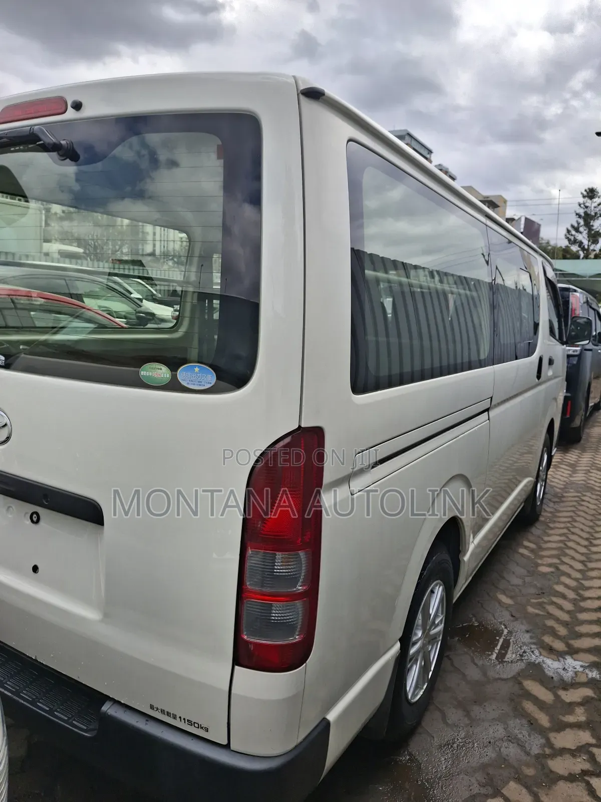 Toyota HiAce 2019 White