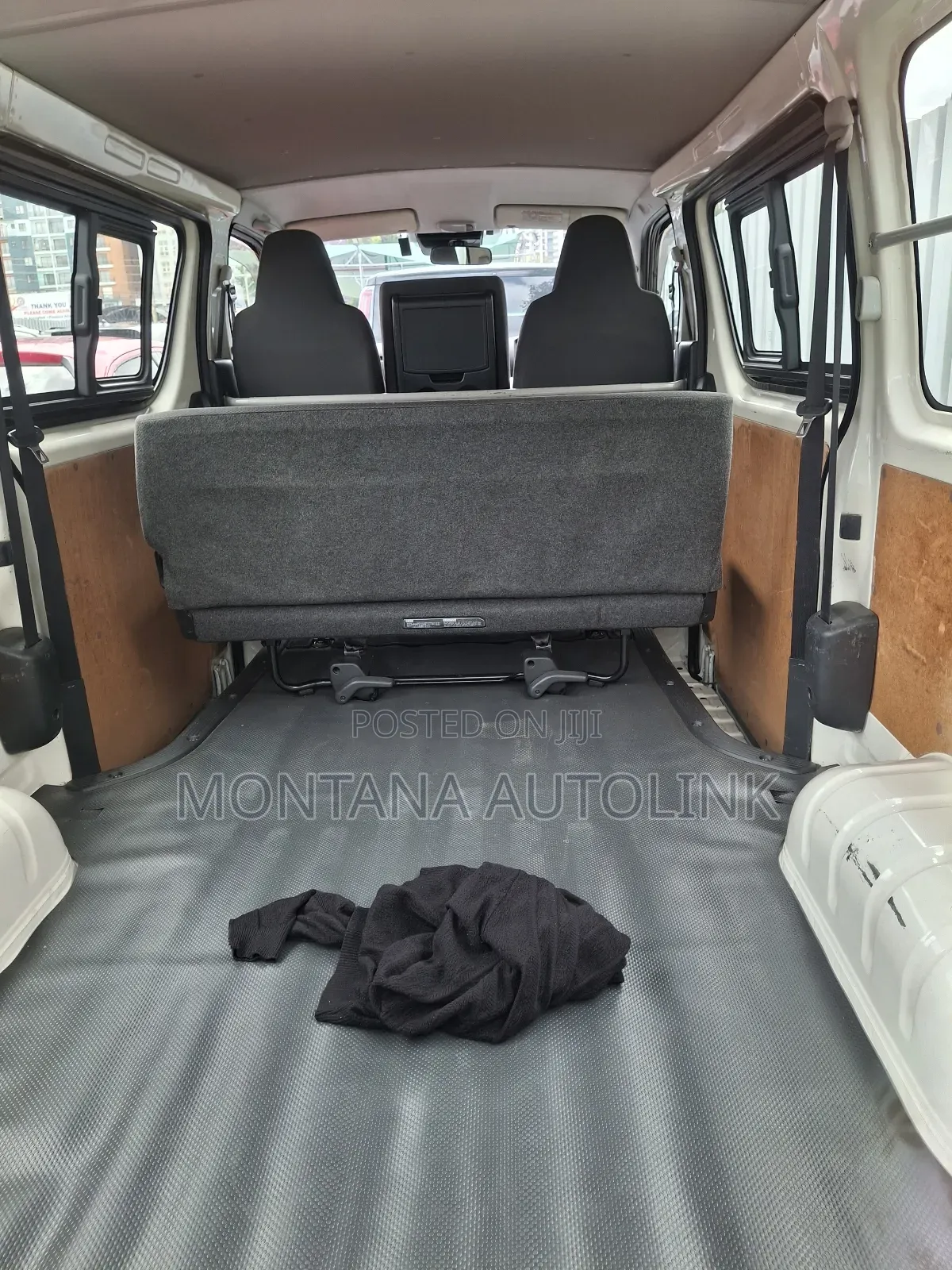 Toyota HiAce 2019 White
