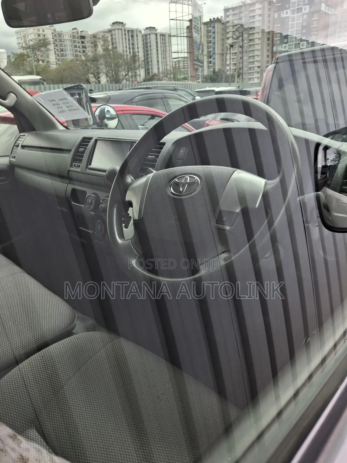 Toyota HiAce 2019 White