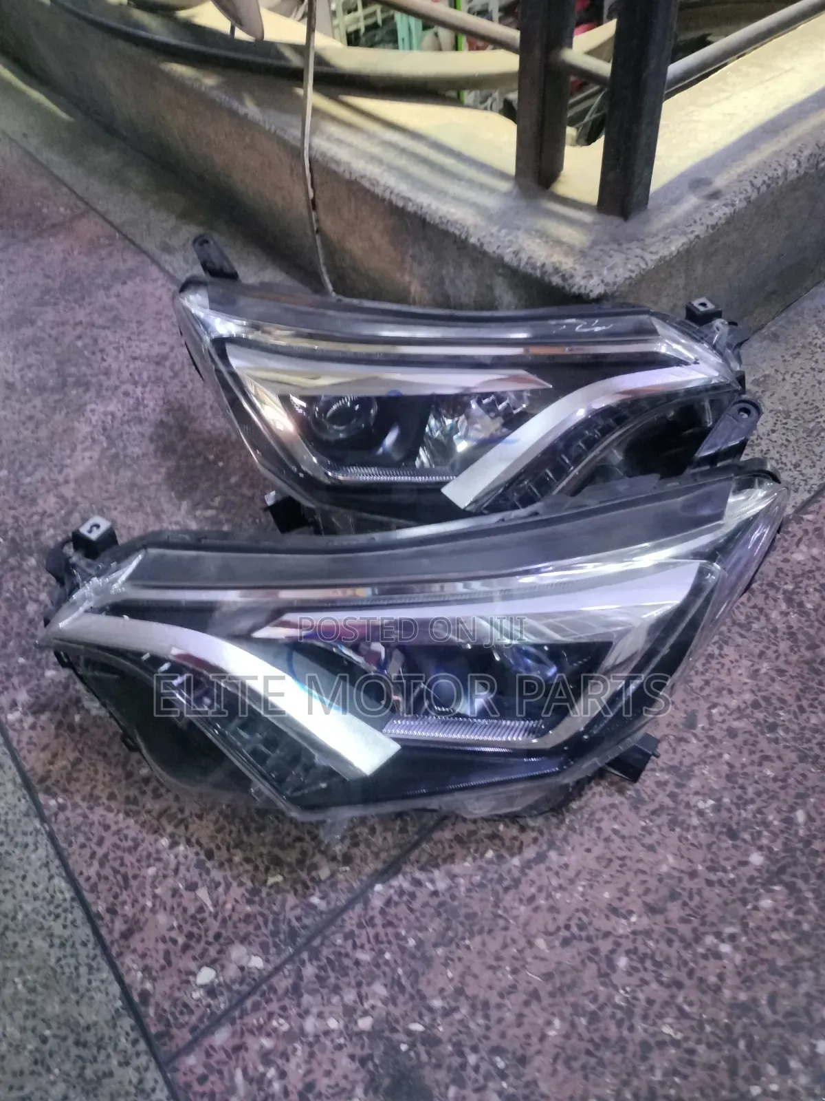 Toyota Rav4 2016 Headlights