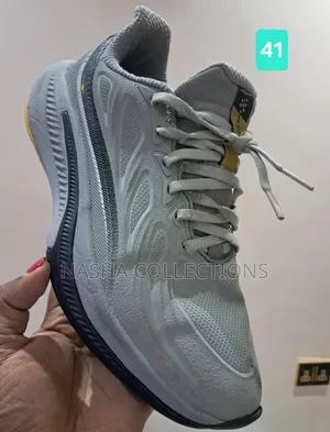 Clean Creme Sneakers