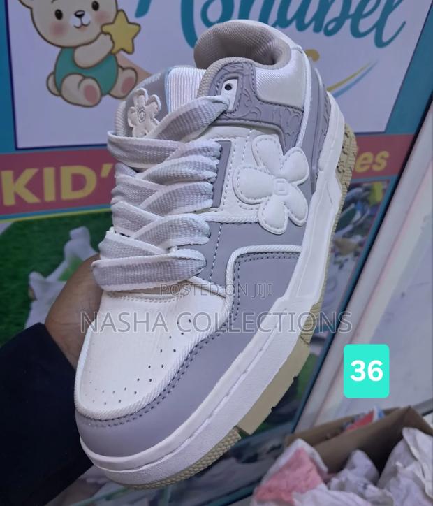 Clean Creme Sneakers - thumbnail 6