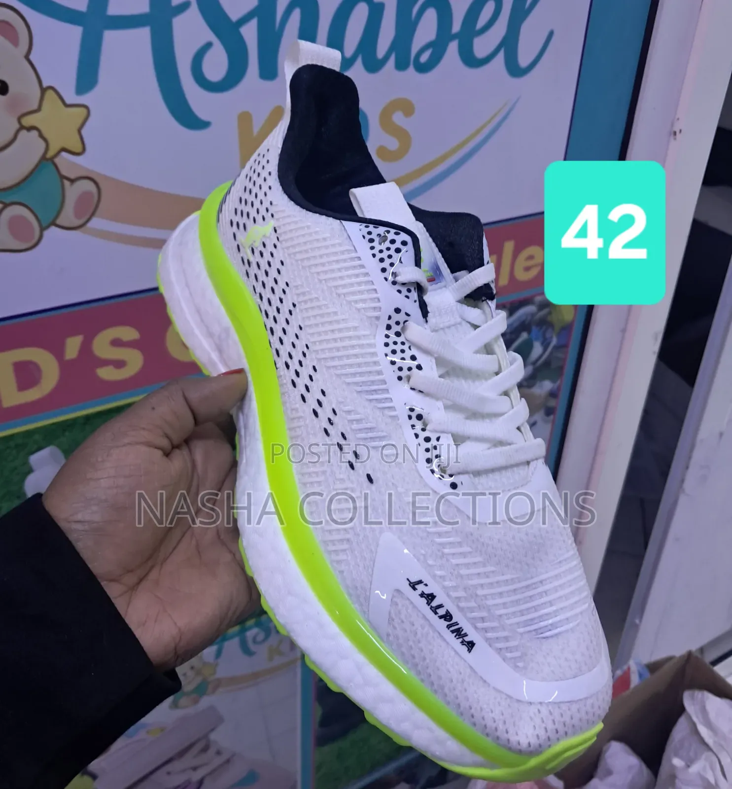 Clean Creme Sneakers