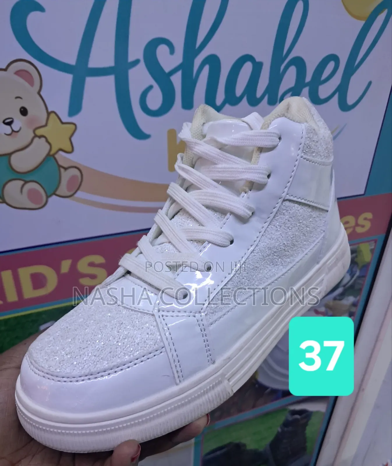Clean Creme Sneakers