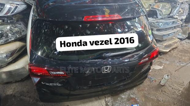 Honda Vezel Tailgate 2016