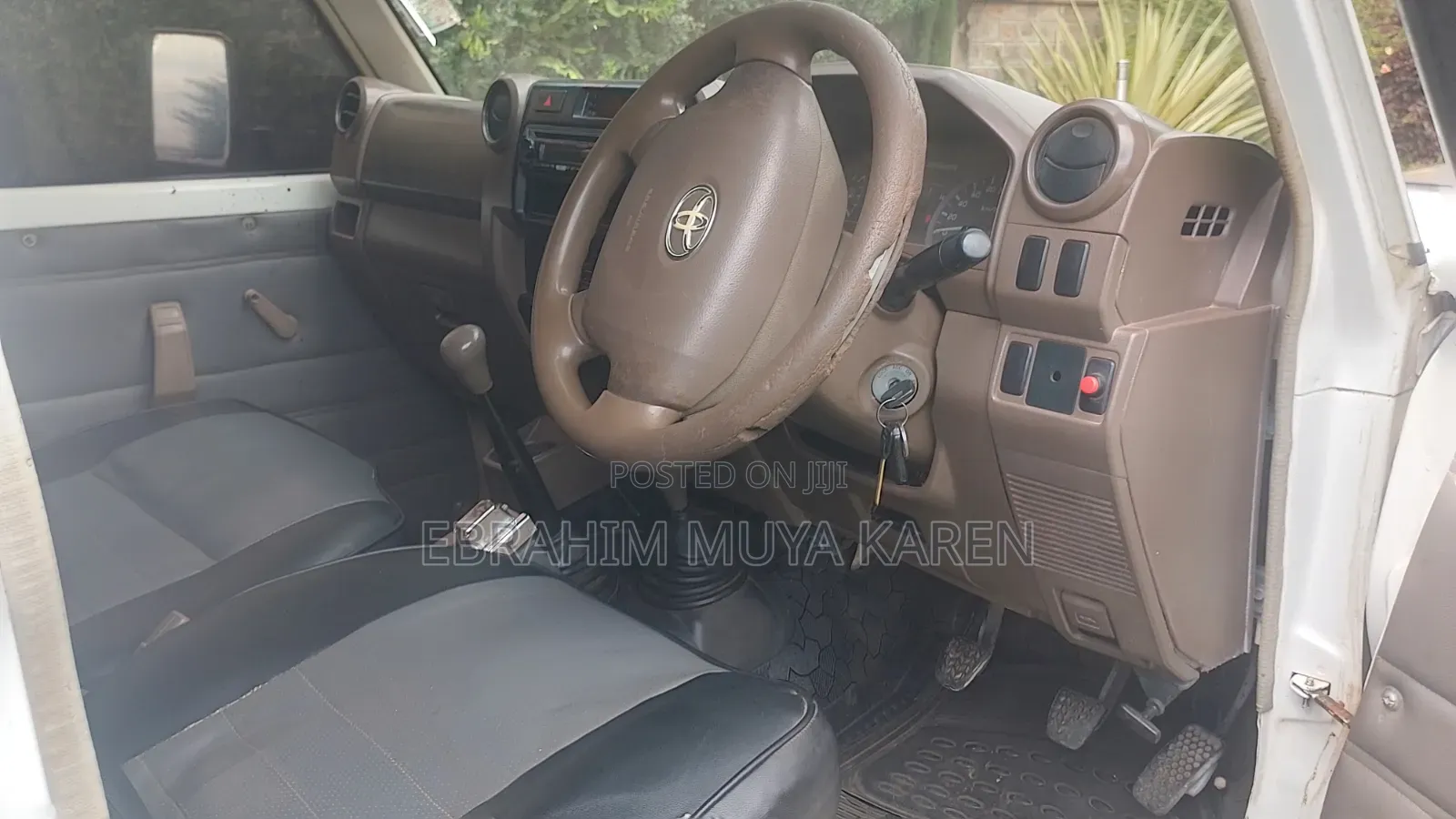 Toyota Land Cruiser 2010 White