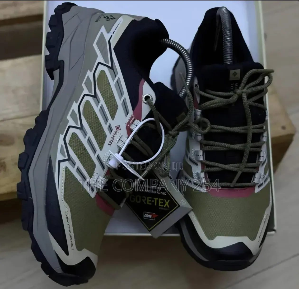 Quality Casual Leather Colombia Rubber Sole Outdoor Shoes Available