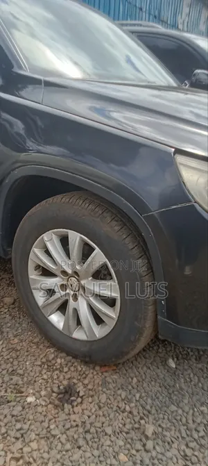Volkswagen Tiguan 2009 Black