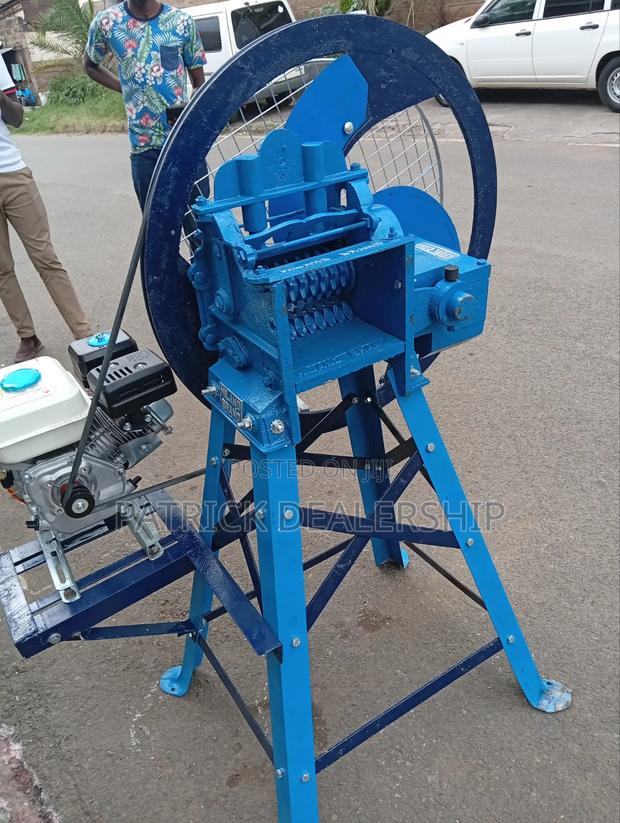 Engine Driven Chaff Cutter