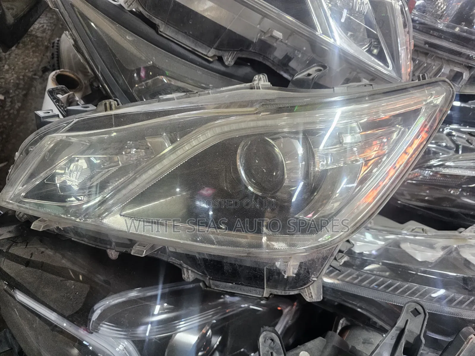 Crown 2015 Headlight