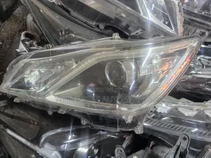 Crown 2015 Headlight
