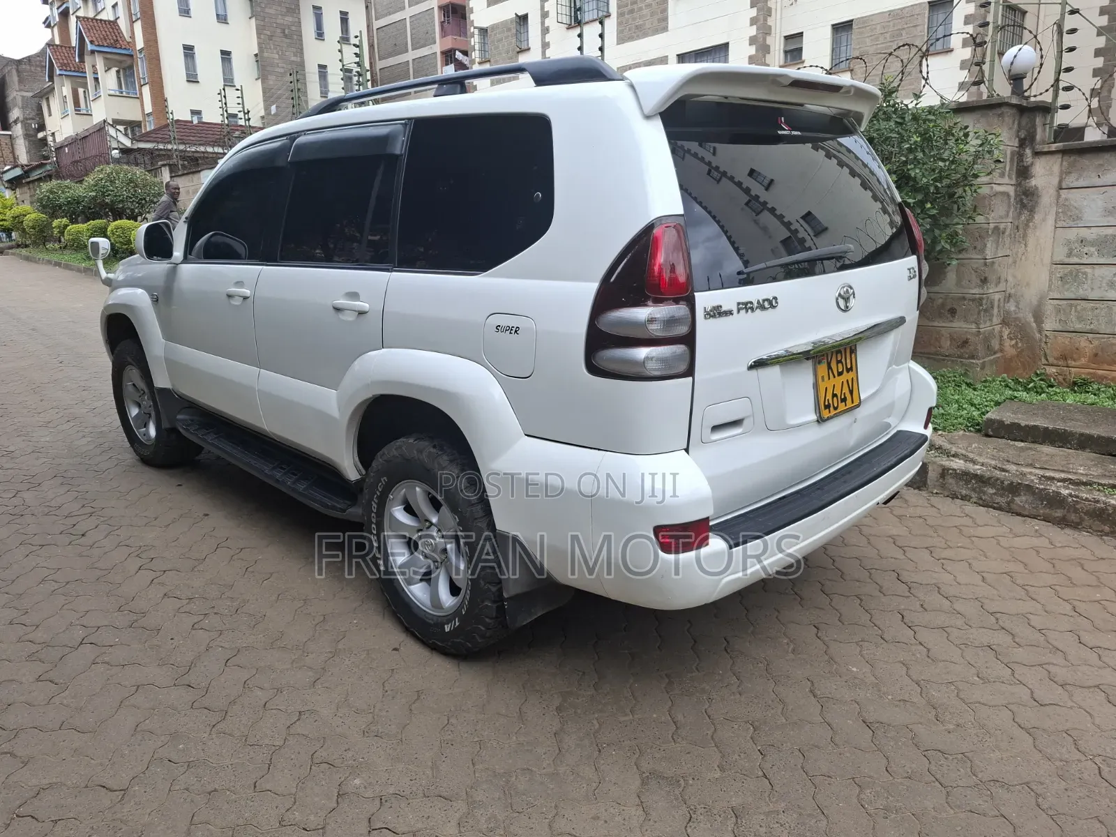 Toyota Land Cruiser Prado 2006 White