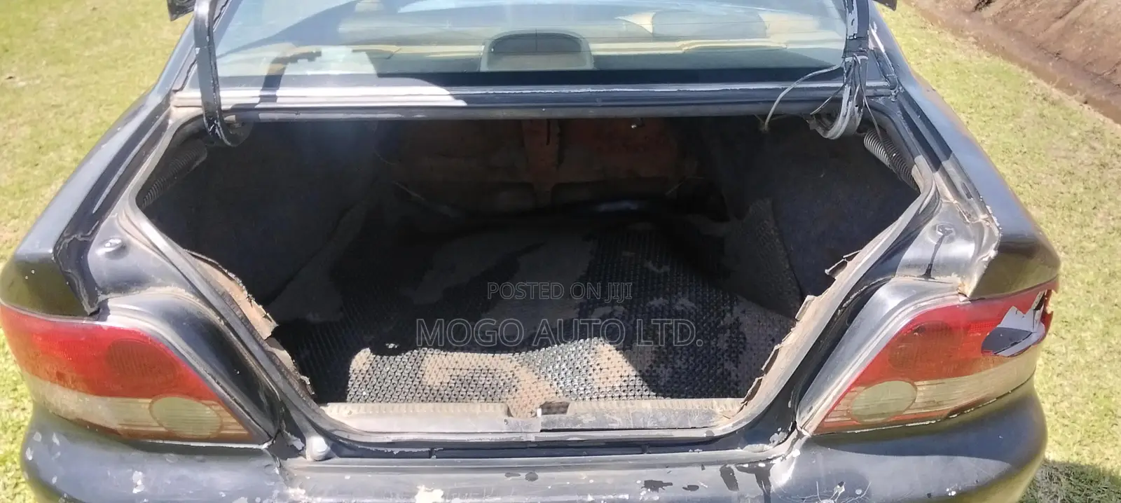 Mitsubishi Galant 2000 Black