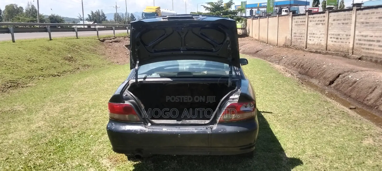 Mitsubishi Galant 2000 Black