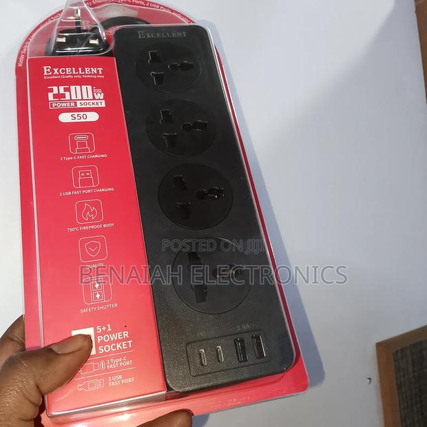 Black Extension 4 Way With Two Usb Type C Ports, 2500 Watts - thumbnail 2