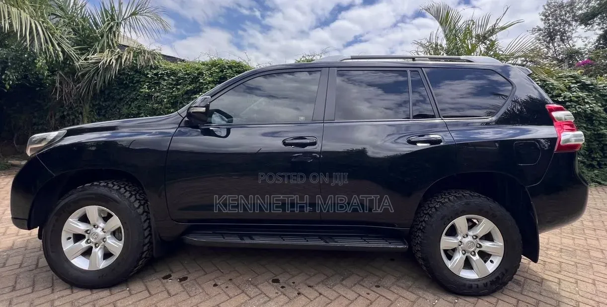 Toyota Land Cruiser 2016 Black