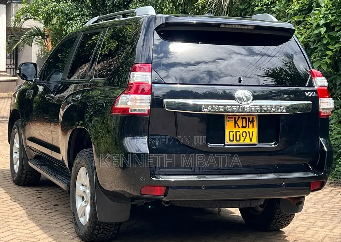 Toyota Land Cruiser 2016 Black