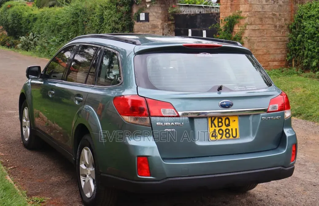 Subaru Outback 2.5i 2011 Blue