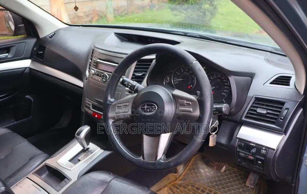 Subaru Outback 2.5i 2011 Blue