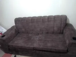 Sitting Room 2 Seater Couch With Cup Holders
