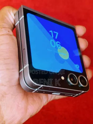 Samsung Galaxy Z Flip6 256 GB Silver