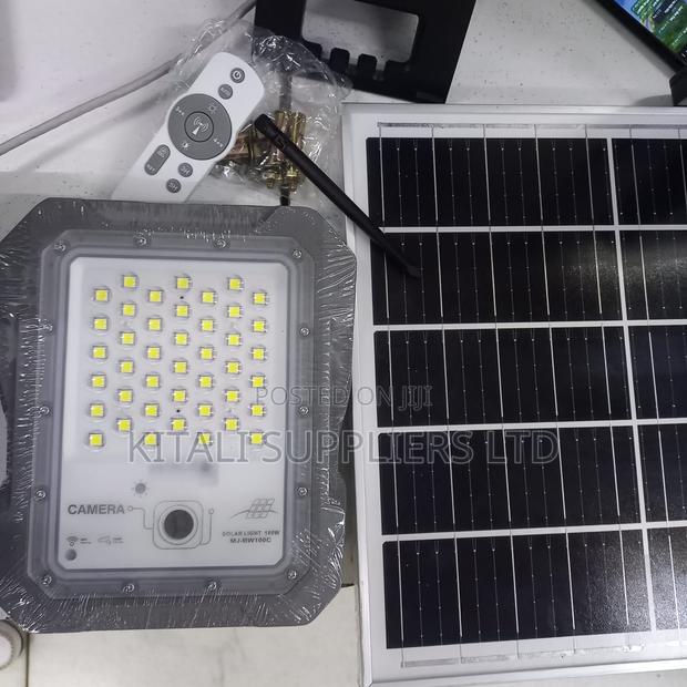 100w Solar Flood Light With an Integrated Security Camera