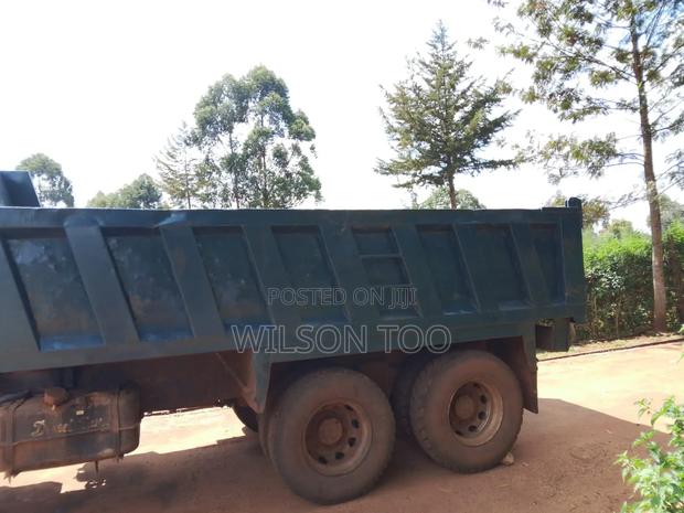 Mitsubishi 10 Wheeler Tipper - thumbnail 5