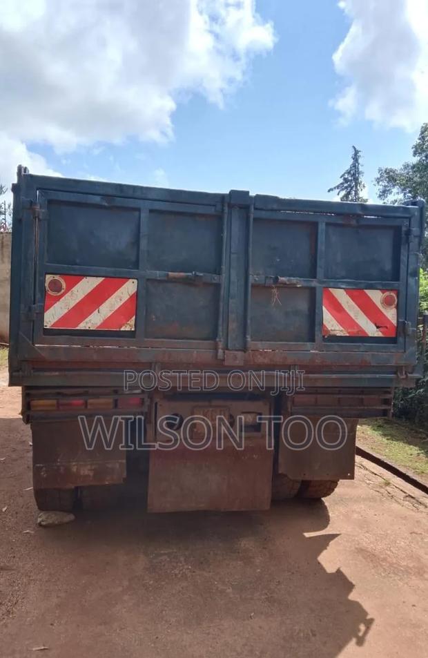 Mitsubishi 10 Wheeler Tipper - thumbnail 6