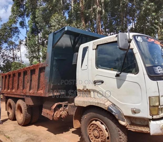 Mitsubishi 10 Wheeler Tipper
