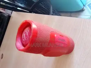 JBL Charge 4