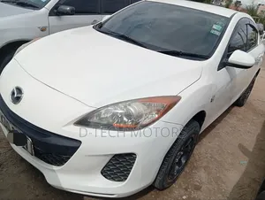 Mazda Axela SV Premium 2014 White