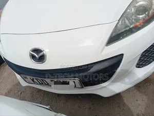 Mazda Axela SV Premium 2014 White